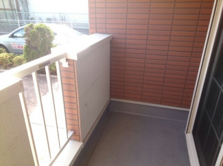 外からの目が気にならないバルコニーで洗濯物が干せます