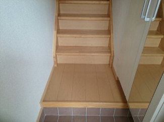 落ち着いた玄関です