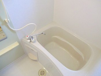 ゆったり過ごせるお風呂です