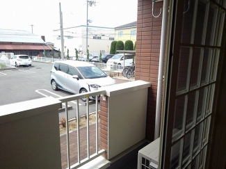 落ち着いた時間を過ごせるバルコニーです