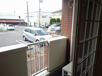 落ち着いた時間を過ごせるバルコニーです