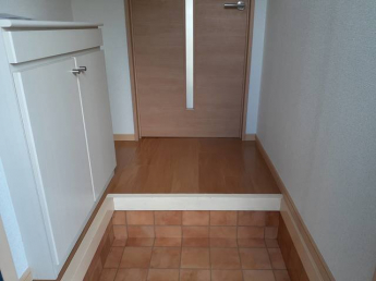 シンプルで使いやすい玄関です