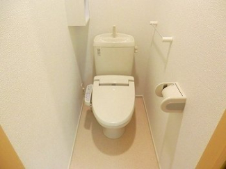 コンパクトで使いやすいトイレです
