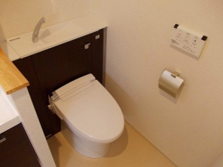 ゆったりとした空間のトイレです