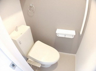 コンパクトで使いやすいトイレです