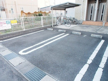 駐車場があるので、車を買う予定の方も安心です