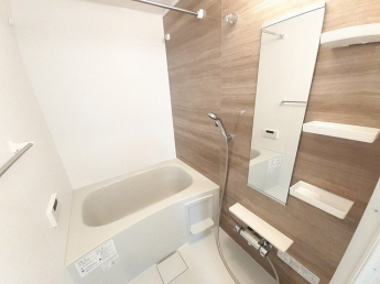 落ち着いた空間のお風呂です