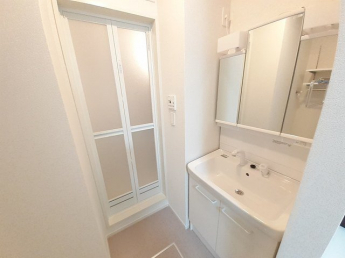 コンパクトで使いやすい洗面所