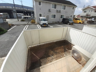 陽当たり良好なバルコニーです