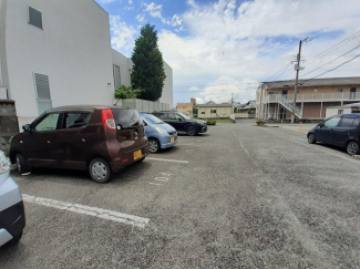車をお持ちの方に嬉しい駐車場付きの物件です