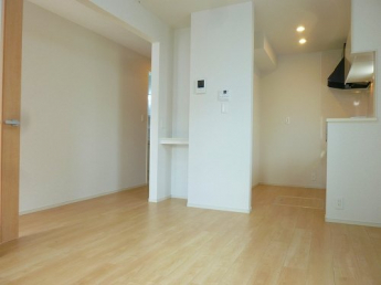 こちらの居間で趣味の時間をお楽しみください