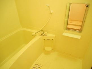 ゆったり過ごせるお風呂です