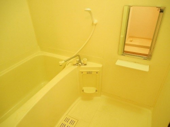 ゆったり過ごせるお風呂です