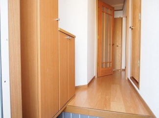 明るい玄関です