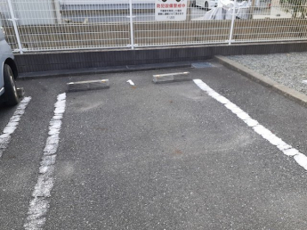 駐車場に車を止められます