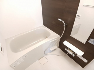 コンパクトで使いやすいお風呂です