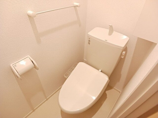 コンパクトで使いやすいトイレです