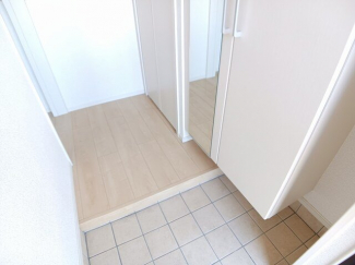 シンプルで使いやすい玄関です