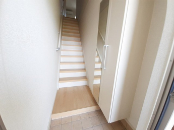 シンプルで使いやすい玄関です