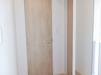 毎日通る玄関はこちらです