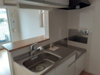 コンパクトなキッチンで掃除もラクラク