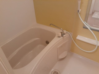 ゆったり過ごせるお風呂です