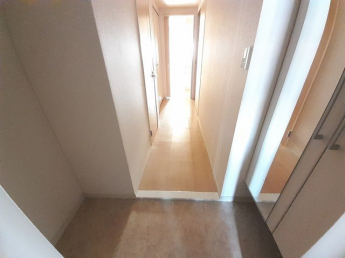 シンプルで使いやすい玄関です