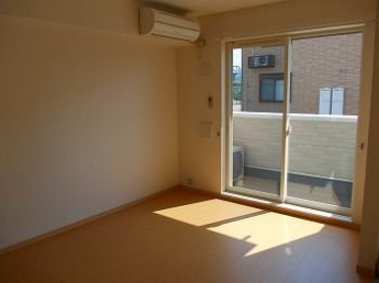 こちらのリビングで趣味の時間をお楽しみください