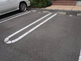 駐車場に車を止められます