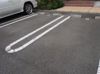 駐車場に車を止められます