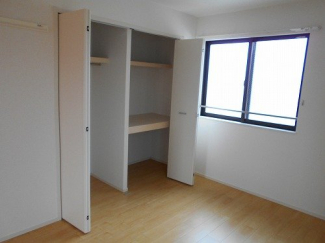 たっぷりとした収納スペースです