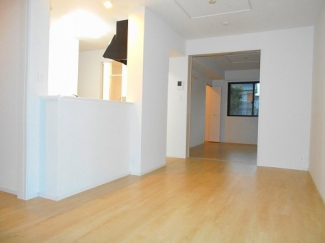 こちらのリビングで趣味の時間をお楽しみください