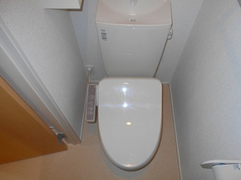 ゆったりとした空間のトイレです