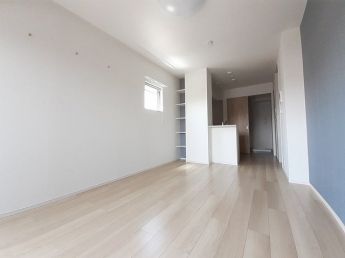 こちらのリビングで趣味の時間をお楽しみください