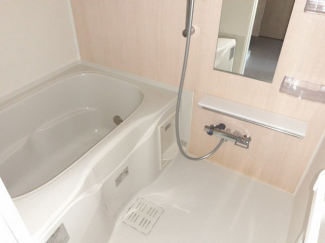 コンパクトで使いやすいお風呂です