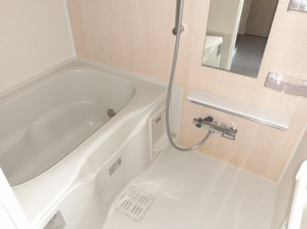 コンパクトで使いやすいお風呂です