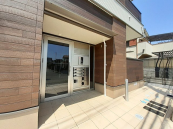 清潔なエントランスです