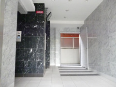 ゆとりのあるエントランスです