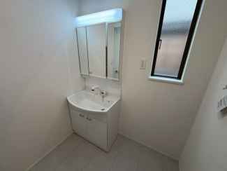 独立洗面台で身支度をすべて済ませてしまいましょう