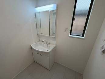 独立洗面台で身支度をすべて済ませてしまいましょう