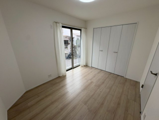 使い勝手のいい洋室です