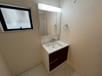 朝の身支度には欠かせない独立洗面化粧台