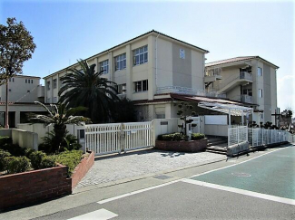 神戸市立東垂水小学校まで680m