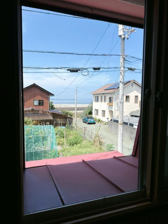 部屋の窓からの景色まで1m