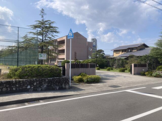 新居浜市立西中学校まで760m