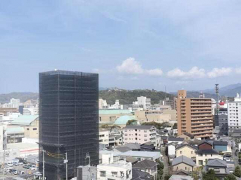 北東洋室から松山城が望めます！