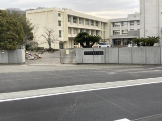 粟井小学校まで1000m