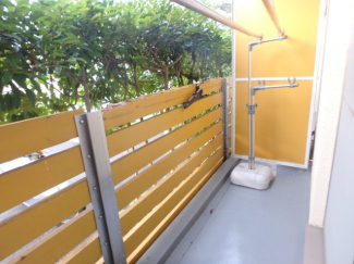 開放的で明るい空間を演出してくれるバルコニーです