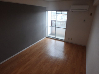 こちらのリビングで趣味の時間をお楽しみください