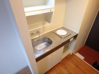 コンパクトなキッチンで掃除もラクラク